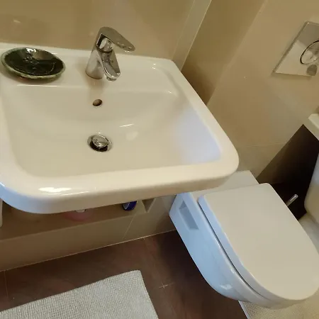 Premium Class Apartment, Free Parking, Maximum 5 Guests, 2 Bedrooms, 3 Beds דירה ריגה