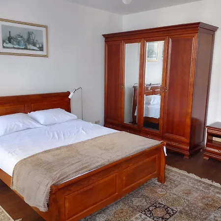 Premium Class Apartment, Free Parking, Maximum 5 Guests, 2 Bedrooms, 3 Beds Lejlighed Riga